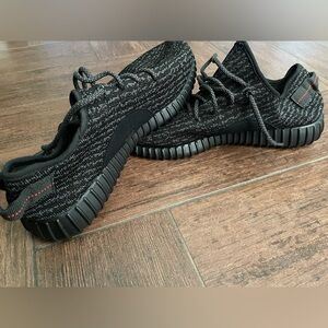 Yeezy Black and Gray Men's Shoes